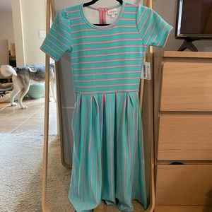 NWT LuLaRoe Amelia dress, size XS, very stretchy